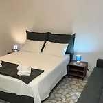 R&B Apartments