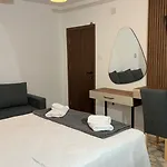 R&B Apartments